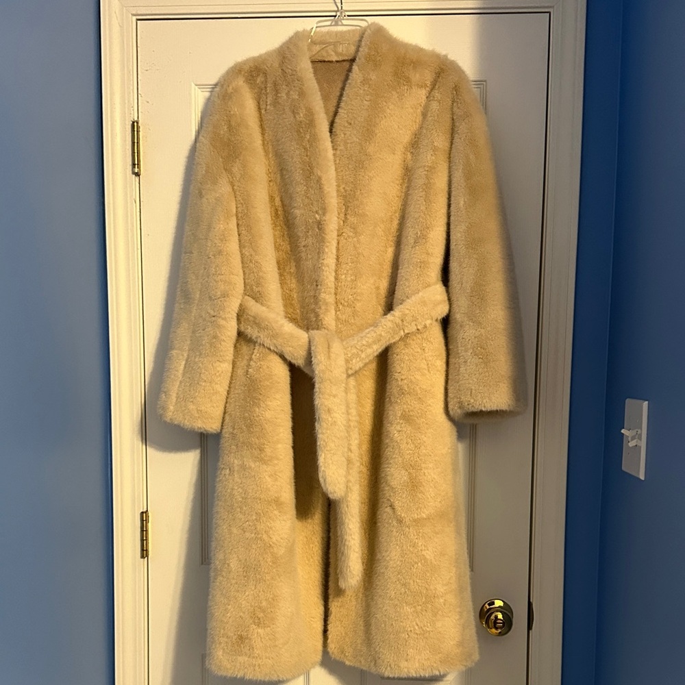 Luxurious Cream Faux Fur Coat and Dress Bundle